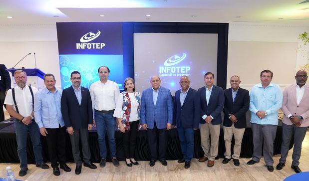 Empresarios y directivos del INFOTEP.