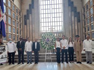 Efemérides Patrias conmemora 57 aniversarios de los caídos en el asalto al Palacio Nacional del 1965