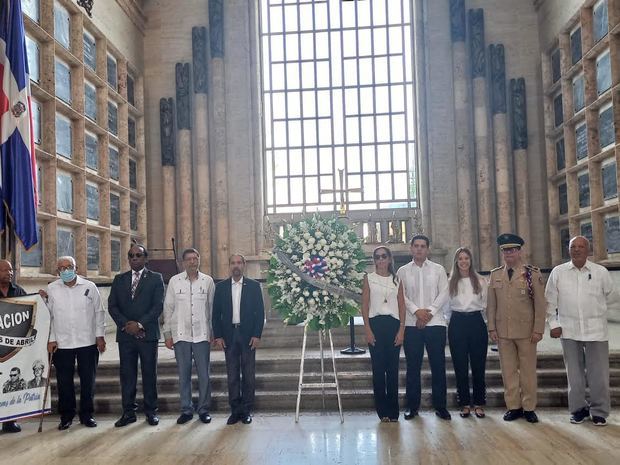 Efemérides Patrias conmemora 57 aniversarios de los caídos en el asalto al Palacio Nacional del 1965.