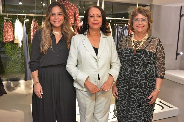 María José Espaillat, Emilia Pereira y Verónica Sención.