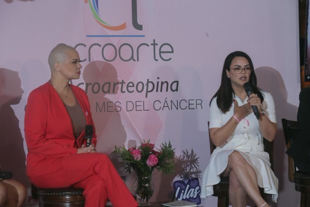 Karina Bonilla y Ircania García.