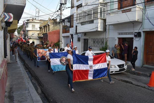 Recorrido por las principales calles de la Zona Colonial.