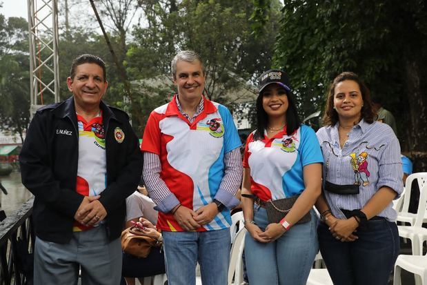 Dr. Eberto Núñez, Alcalde Municipal de Bonao , Ioannis Moutafis, presidente y gerente general de Falcondo, Anabell Marte de Cerda, vicealcaldesa municipal de Bonao, Niky Paulino, coordinadora de comunicaciones internas de Falcondo.