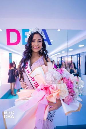 Nichol Cabral, de 16 años, coronada como la nueva Miss Beauty Teenager RD 2022