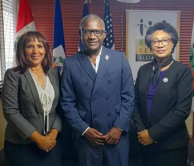 Togarma Rodríguez, Ulrick Gaillard y María Berroa, directivos de BRA.