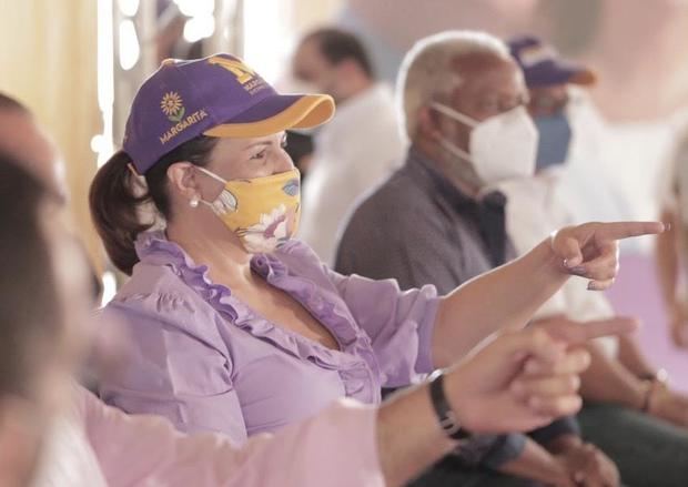 Cedeño recorre sectores de Higüey; llama a peledeístas a trabajar duro para garantizar triunfo