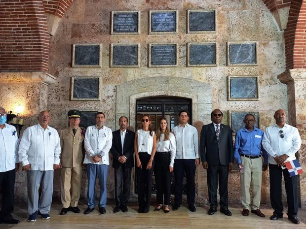 Efemérides Patrias conmemora 57 aniversarios de los caídos en el asalto al Palacio Nacional del 1965