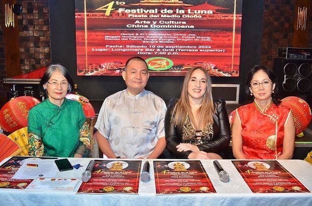 Clara Joa, Miguel Feng, Henya Tejeda, y Violeta Joa, directivos de Jade fundación.