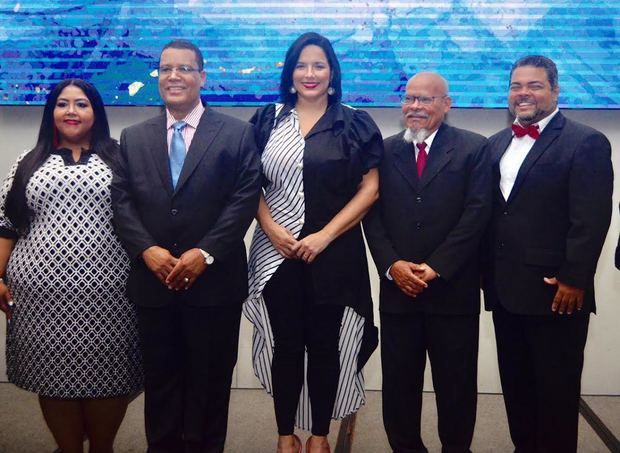 Rita Pérez, Ramón Chávez, Elizabet Gutiérrez, Luis Cárdenas y Mario Lara.