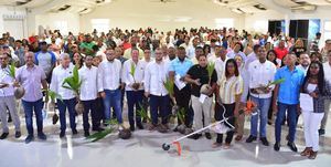 FEDA lanza proyecto agropecuario emprende RD