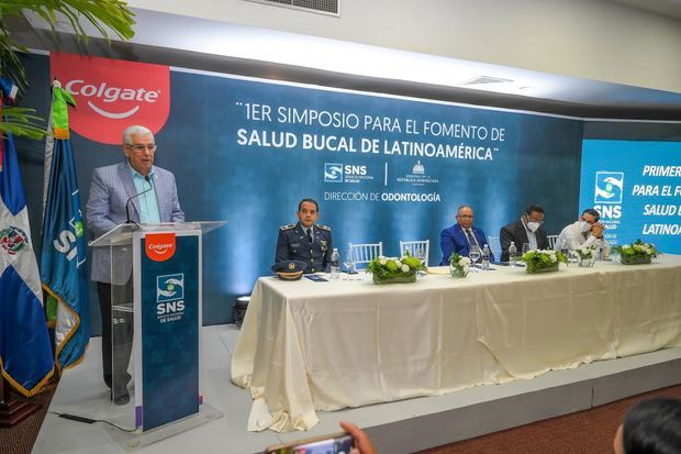 Mario Bournigal durante su discurso en la apertura del Simposio.