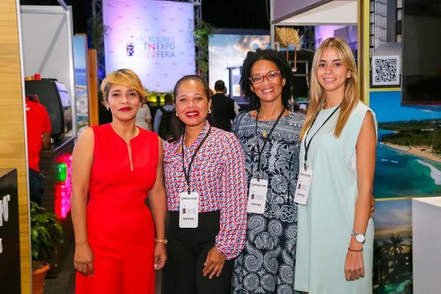 Kirsis Méndez, Carolina Valentín, Reyes Guzmán y Juanita Hernández 