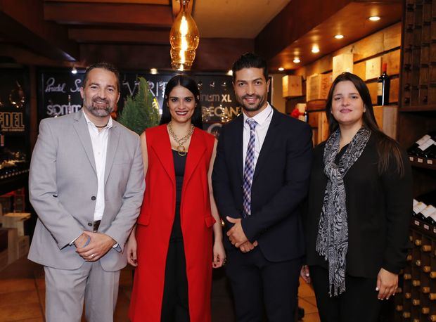 Thomas Sartori, Pamela de la Rosa, Omar Estepan y Giselle Camillo.