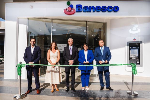 Alejandro Pilar, Lorena Vázquez, Juan Carlos Carneiro, Francisca Almonte y Obdulio Fermín