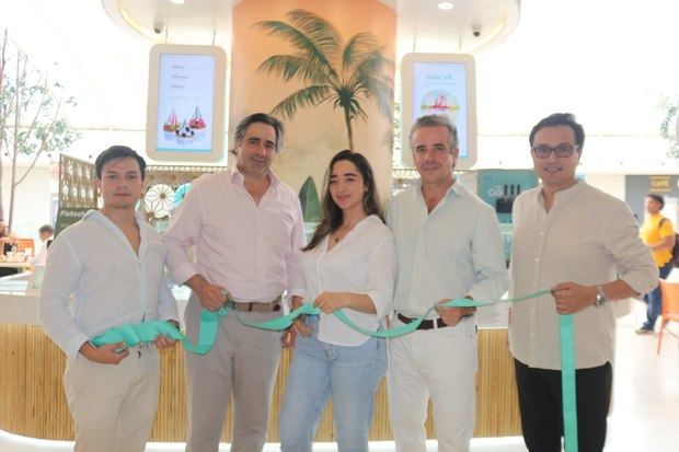 Alejandro Santamaría,Enrique González-Camino, Geraldine León, Borja Díaz Bustamante y Diego Espinosa.