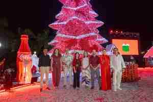 Coca-Cola enciende el árbol navideño en la Ciudad Colonial