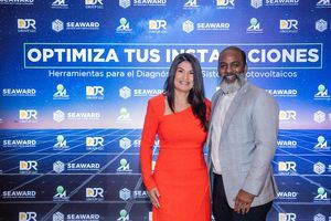Punto Market y Seaward: Alianza estratégica para el avance del sector fotovoltaico en RD
