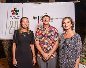 Embajadora Maike Friedrichsen agasaja a atletas de Master of the Ocean con un cóctel
