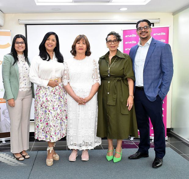 Los especialistas Yendi Vilorio, Rosario Almánzar, Yanet Toribio, Alexandra Hichez, y Erick Féliz.