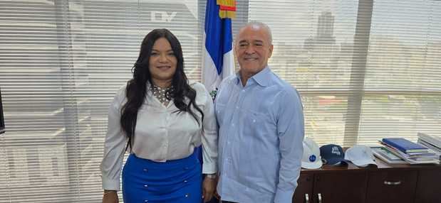 Sarah Hernández y Camel Curi Lora.