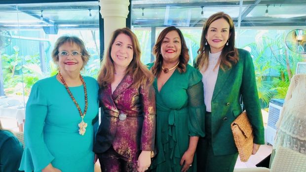 Veronica Sencion, Jaccueline Viteri, Amarilys Duran Salas y Celeste Perez.