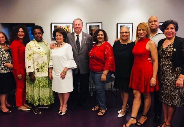  Comunidad dominicana en NY agasaja al ministro de Cultura, Eduardo Selman.