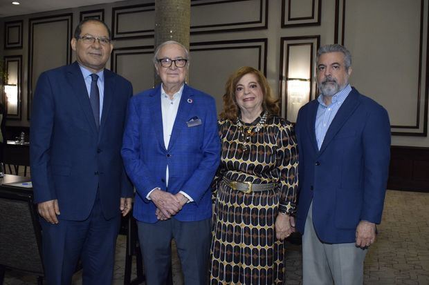  Luis Vergés, Luis Sánchez-Noble, Mildred Josefina Bergés de Sánchez y Etienne Sánchez Bergés.