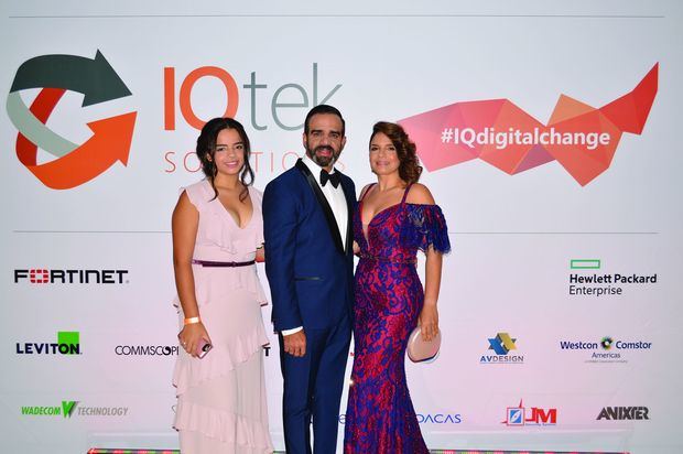 Celine Rodríguez, Roberto Rodríguez y Glenda Borbon.