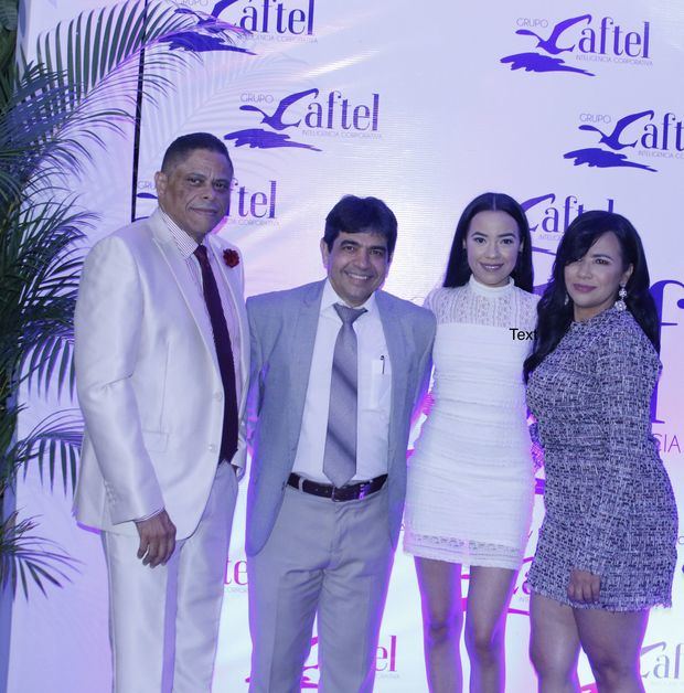 Danny Pérez, Carlos Hernández, Liliana Núñez, y Lilian Pérez. 