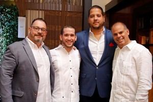 Celebran llegada de Ron Roble al país 