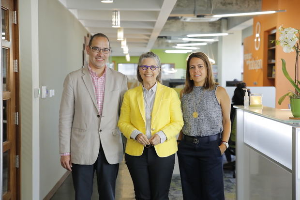 Jorge Massieu, Virginia Cabral y Karen Lotch.