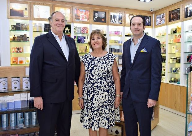 Francisco Sansón, María Asunción Fernández y Luis Sansón.