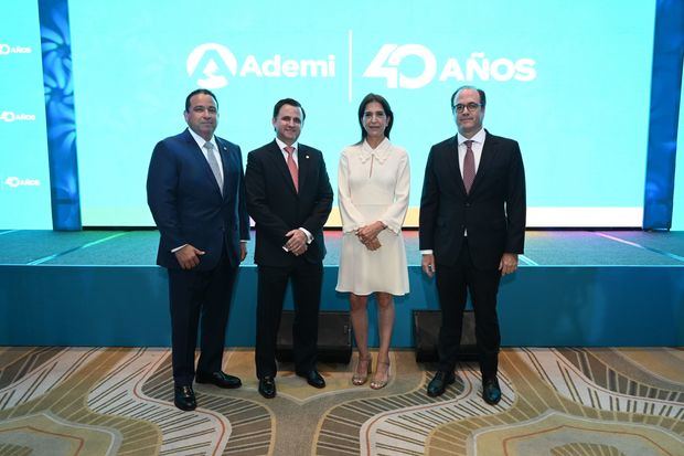 Juan Manuel Ureña, Andrés Bordas, Marta Lluberes y José Manuel Ortega.