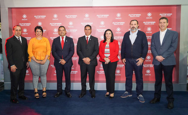 Gustavo Domingo, Ingrid Calcano, Peter Cabrera, Angel Alberto Then, Marlenny Contreras, Dario Muñoz y Tomas Pimentel.