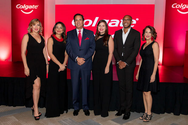 Irma Mauriz, Mirey Ward, Bernal Saborío, María Fernanda Haché, Kevin Jordan y Yira Padilla.