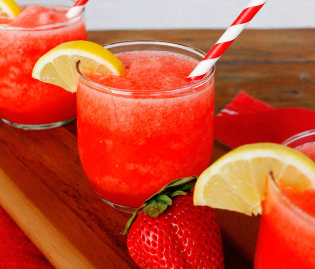 Coctel de frutas sin alcohol.