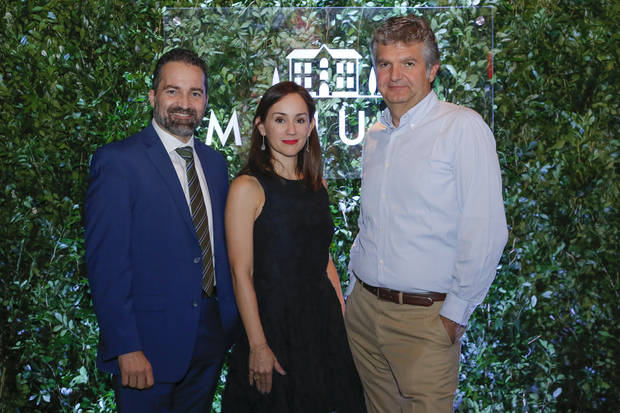 Thomas Sartori, Carolina Otero y Francois Matton.