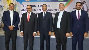 Académicos y autoridades debaten sobre la función del Ministerio de Justicia en el país