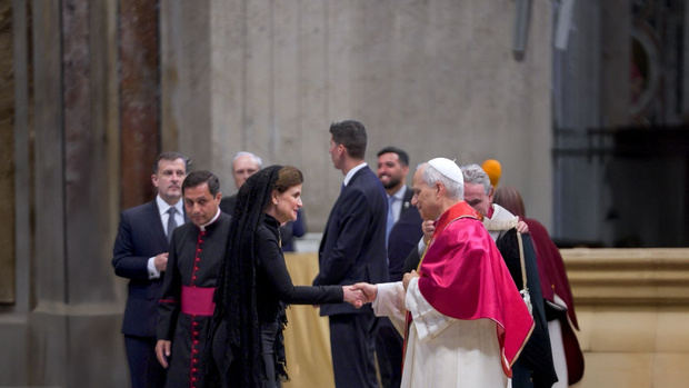 La vicepresidenta de la República, Raquel Peña, asistió a la solemne misa que marcó el inicio del pontificado