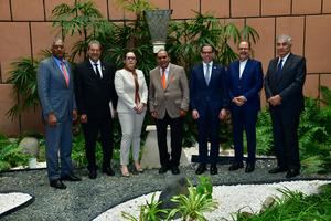  Miembros de la Comisión Ejecutiva del Observatorio de Políticas Migratorias reunidos en la sede de Listín Diario. Figuran su presidente Miguel Franjul, junto a Alliet Ortega Rabassa, Feliciano Lacen Custodio, César Dargam Espaillat, Jacinto Pichardo, Juan Mera y Juan Bancalari.