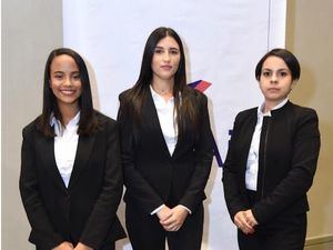 Laura Delgado, Ivelisse Báez y Sahira Inoa.