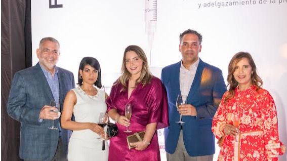 Wilfredo Mallen, Escarlen Valenzuela, Laura Pérez, Miguel Díaz y Gina Montolío.