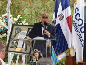 El presidente del consejo directivo nacional de la Asociación de Scouts Dominicanos, Miguel Fersobe Pichardo, interviene en el acto.