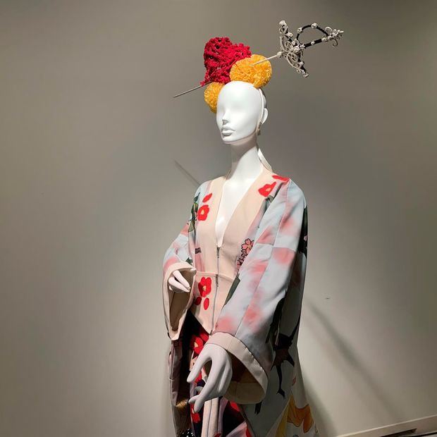 Manuel Fernández lleva a Japón sus maridajes de kimonos con batas de cola