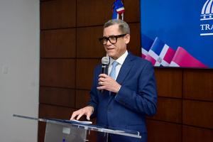 Eddy Olivares Ortega, ministro de Trabajo.