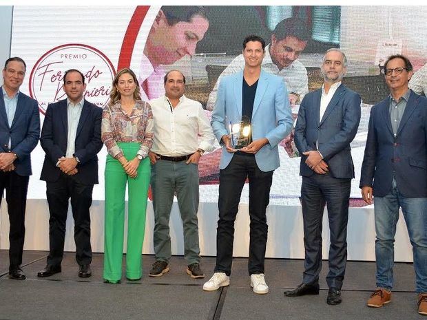 Fundadores de DeliveryRD reciben premio al emprendimiento de Entrepreneurs Organization