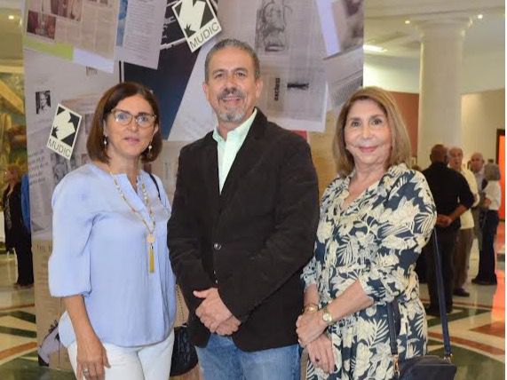 Tamara de Bodden, Juan Julio Bodden y Luisa Pérez.