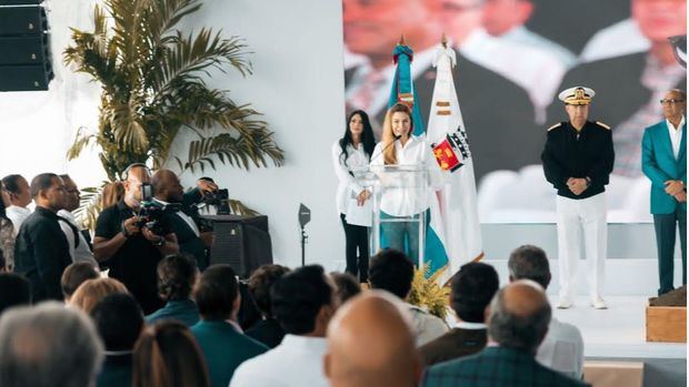 Presidencia de la República y alcaldesa Carolina Mejía inician cuarta etapa del Malecón de Santo Domingo.