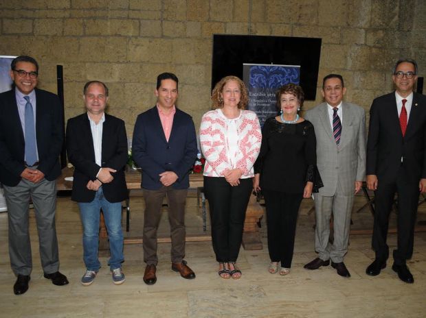 Jochy Herrera, Joan Ferrer, Néstor Rodríguez, Eva Guerrero, Verónica Sencion, José Rafael Lantigua y José Mármol.