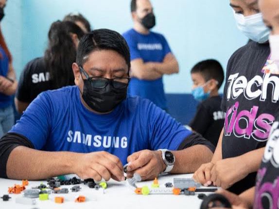 Samsung promueve la incorporación de la tecnología en la educación a través del Voluntariado Corporativo.